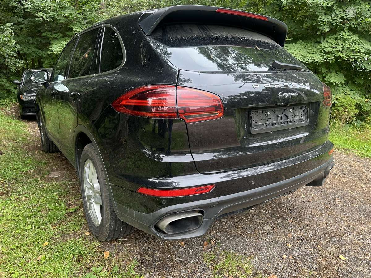 Porsche Cayenne - 6