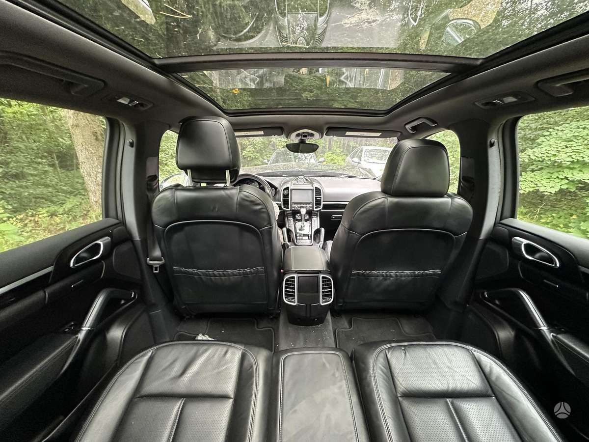 Porsche Cayenne - 8