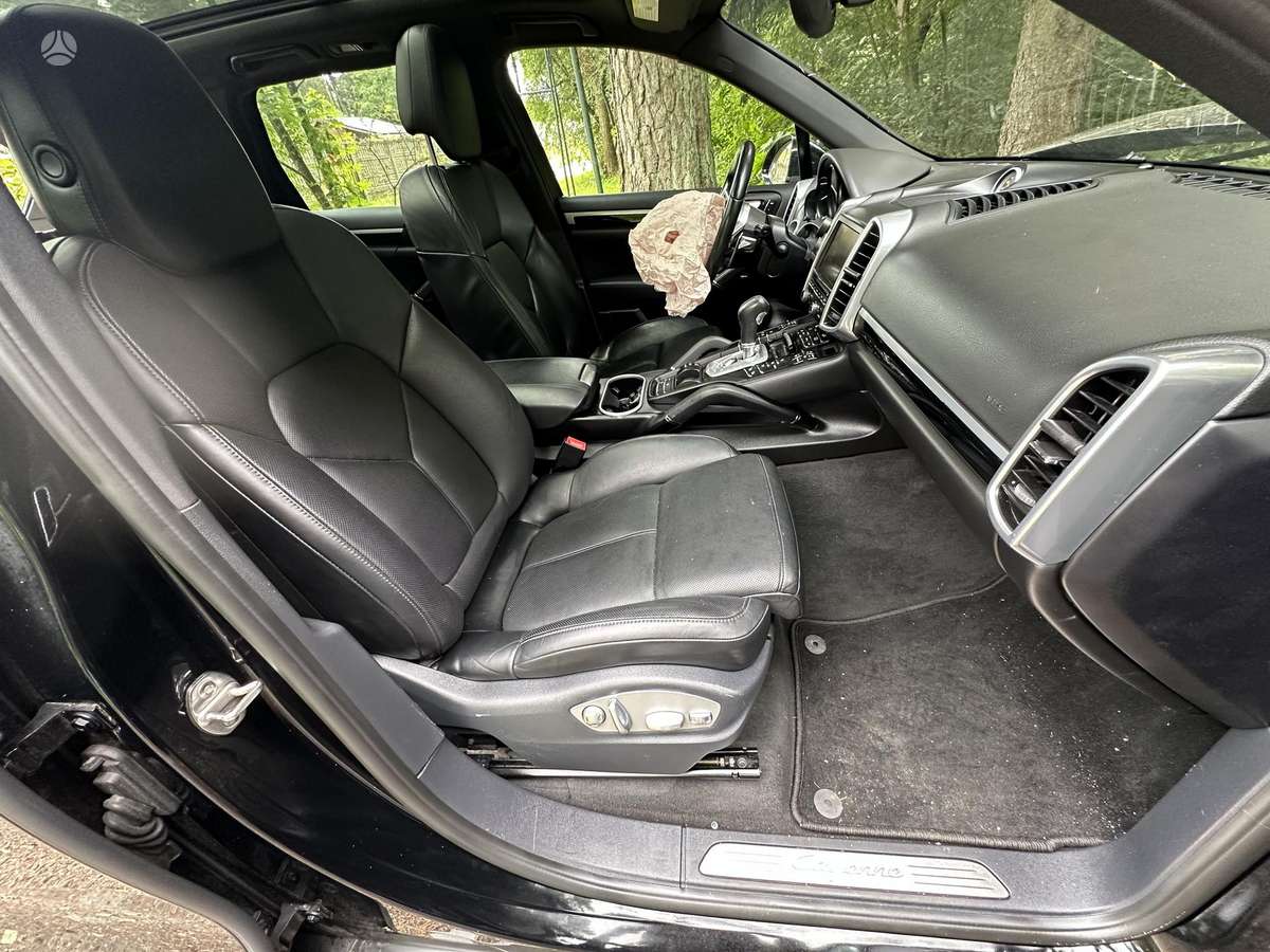 Porsche Cayenne - 10