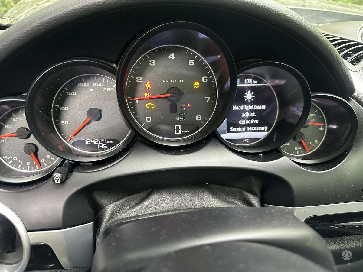 Porsche Cayenne - 11