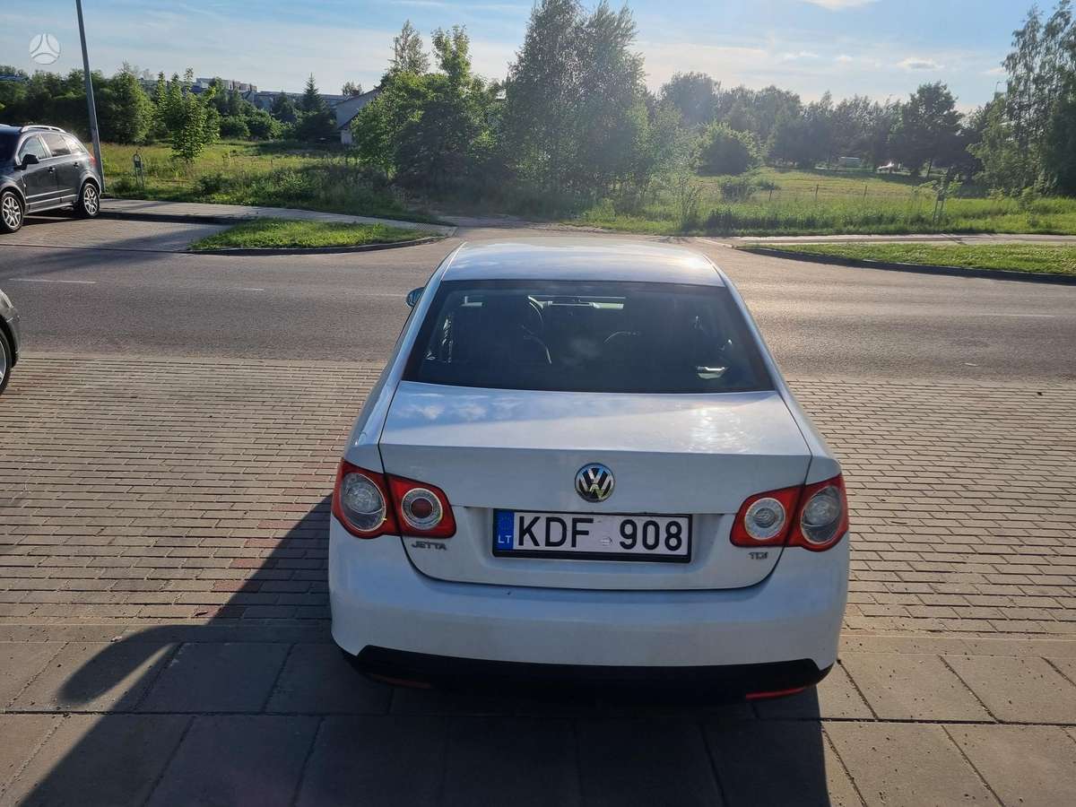Volkswagen Jetta - 6