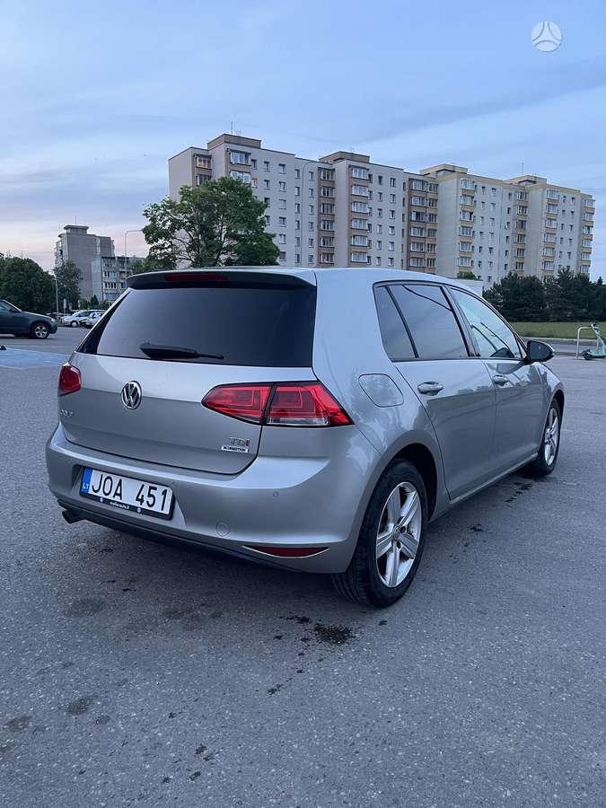 Volkswagen Golf - 4
