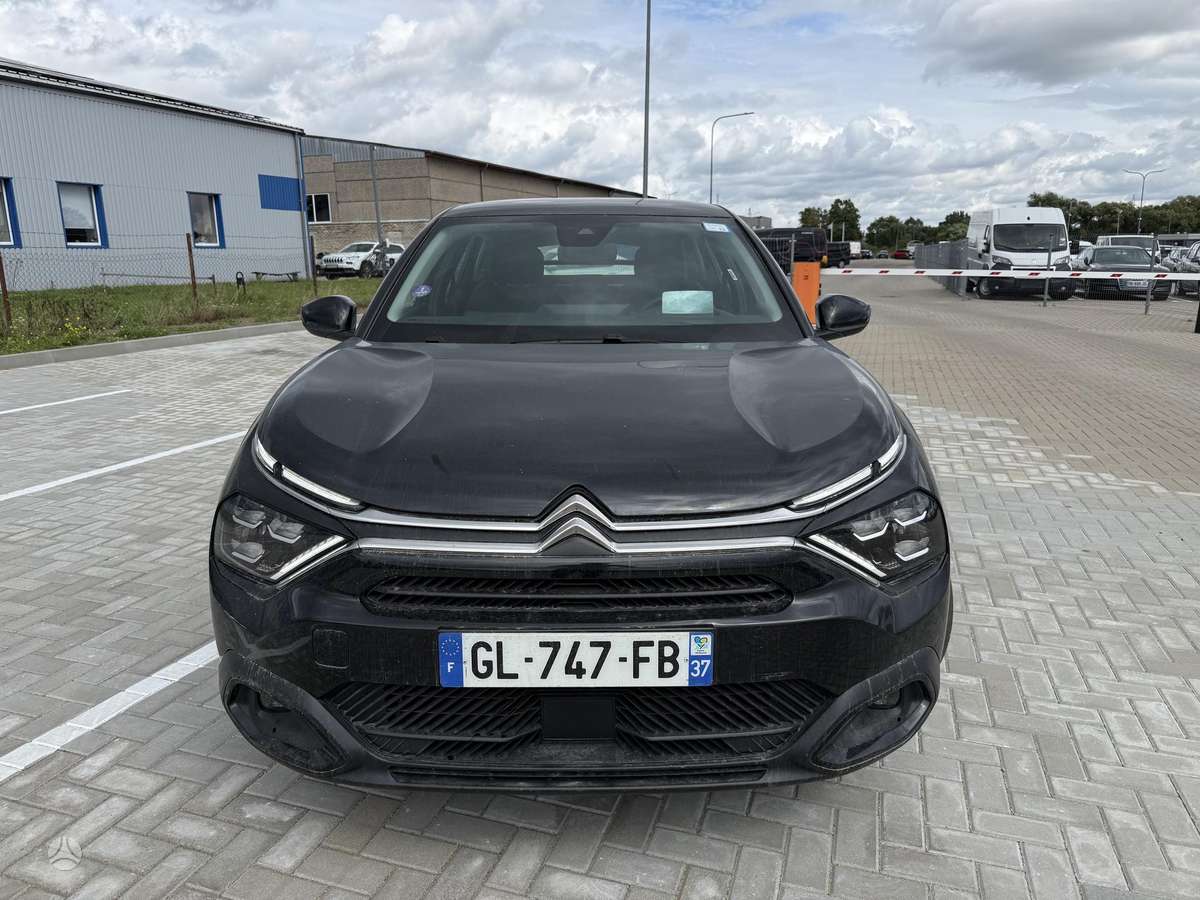Citroen C4, 1.2 l., hatchback