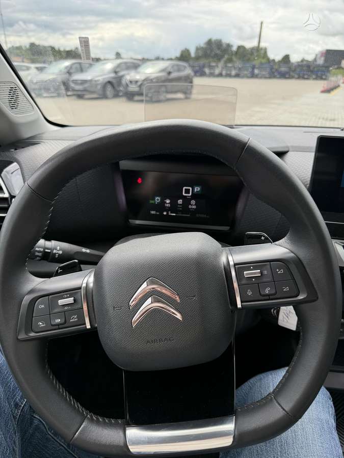 Citroen C4, 1.2 l., hatchback