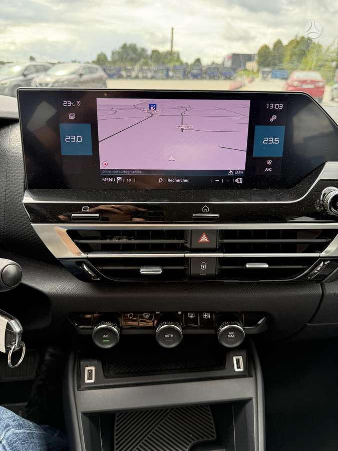 Citroen C4, 1.2 l., hatchback