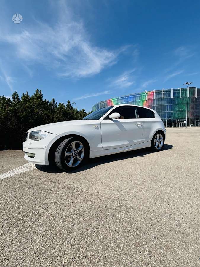 BMW 118, 2.0 l., hatchback