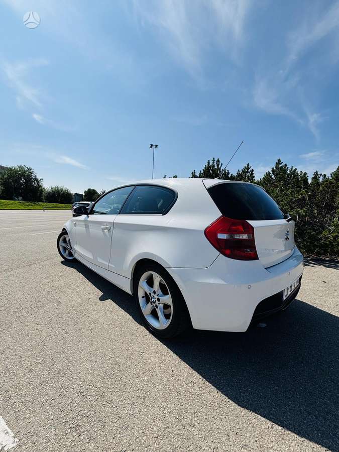 BMW 118, 2.0 l., hatchback