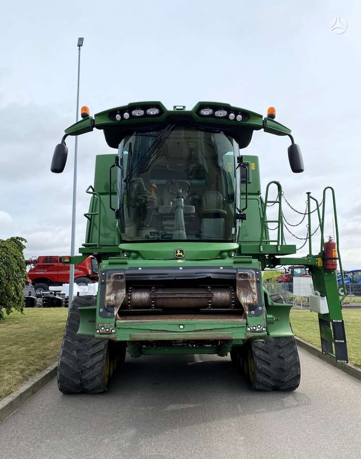 John Deere S790, kombainai