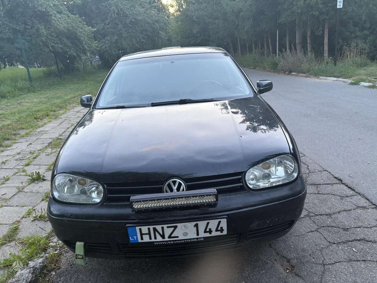 Volkswagen Golf - 2