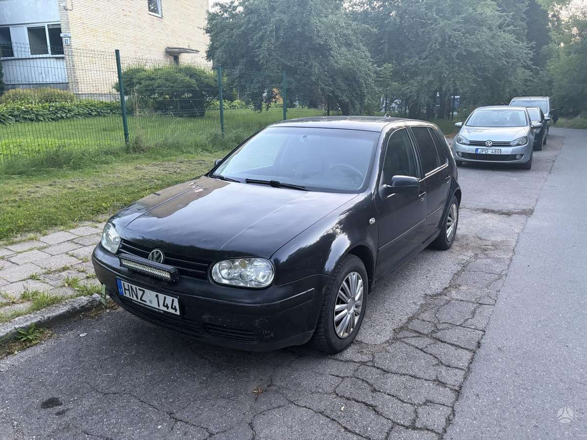Volkswagen Golf - 3
