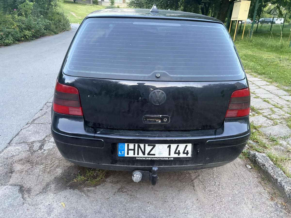 Volkswagen Golf - 6