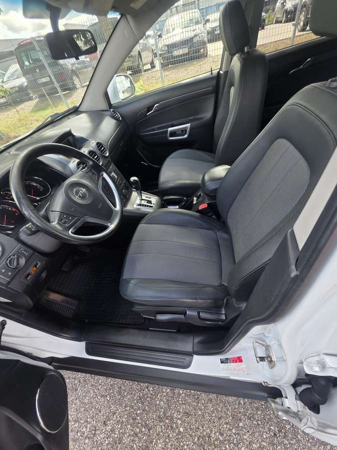 Opel Antara, 2.0 l., off-road / crossover