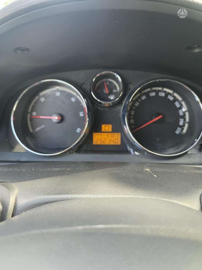 Opel Antara, 2.0 l., off-road / crossover