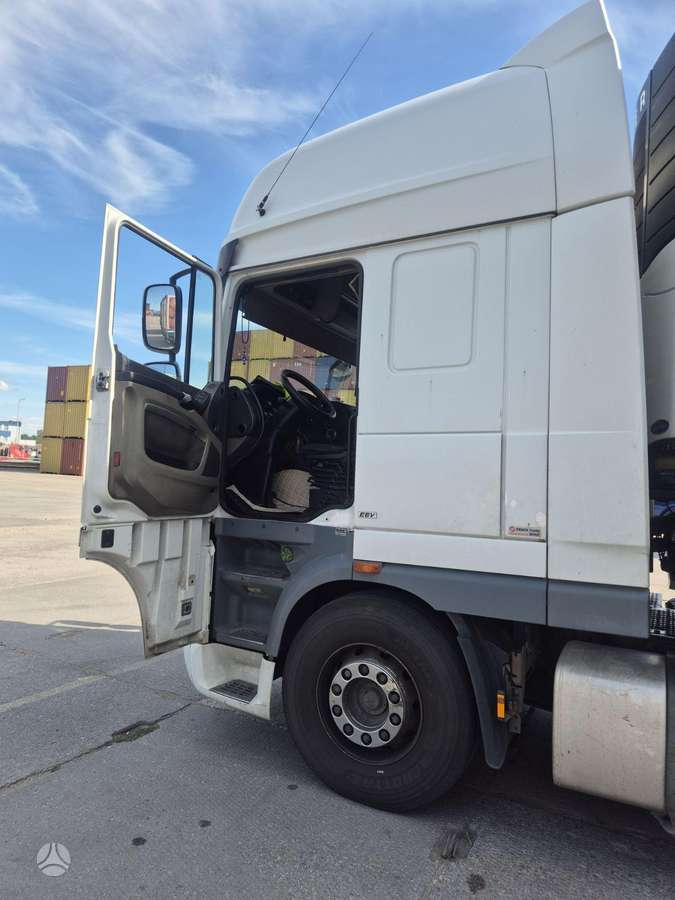 DAF XF105, 2 miegamosios vietos