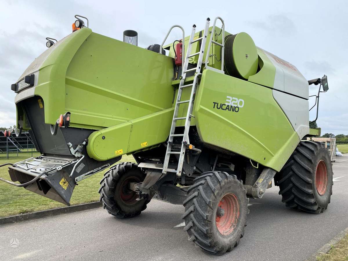 Claas Tucano 320, kombainai