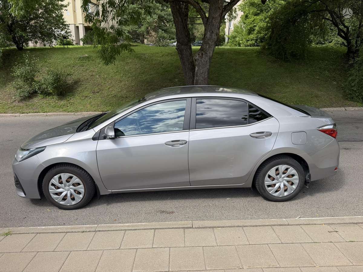 Toyota Corolla - 4