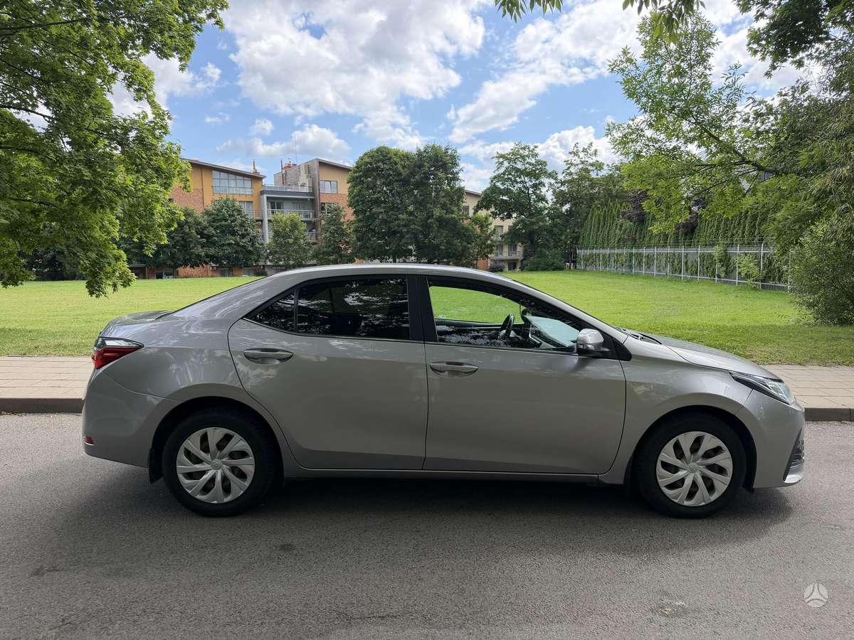 Toyota Corolla - 5