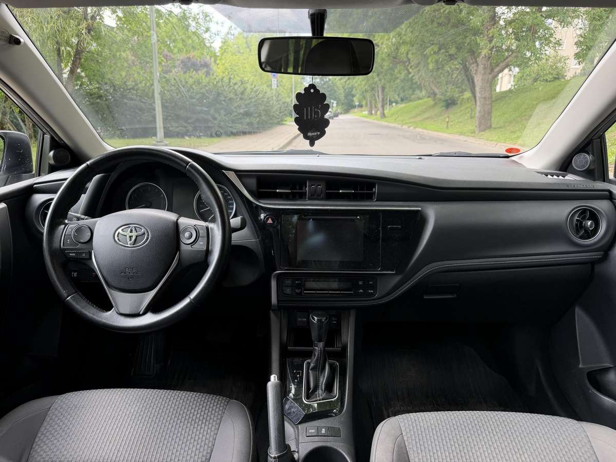Toyota Corolla - 8