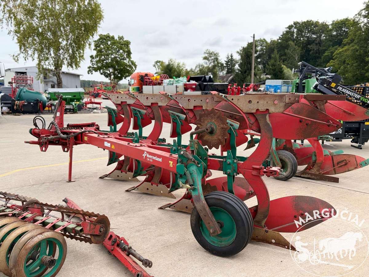 Kverneland EM100, 4 korpusų, плуги