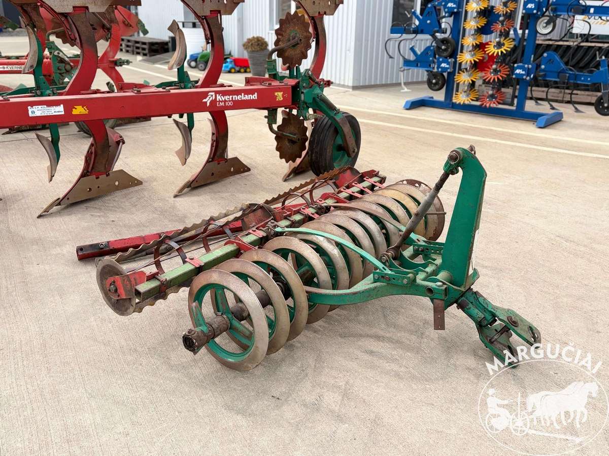 Kverneland EM100, 4 korpusų, ploughs