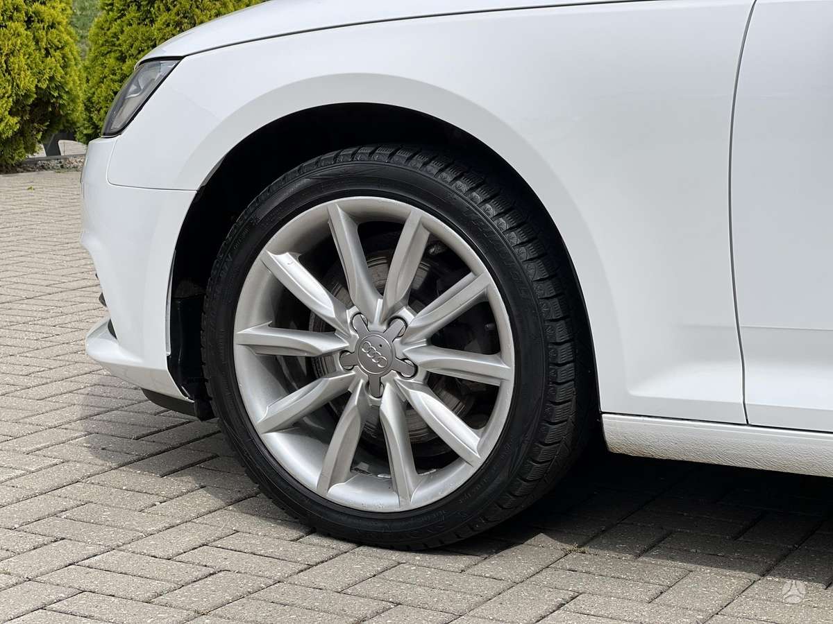 Audi A4, 2.0 l., Седан