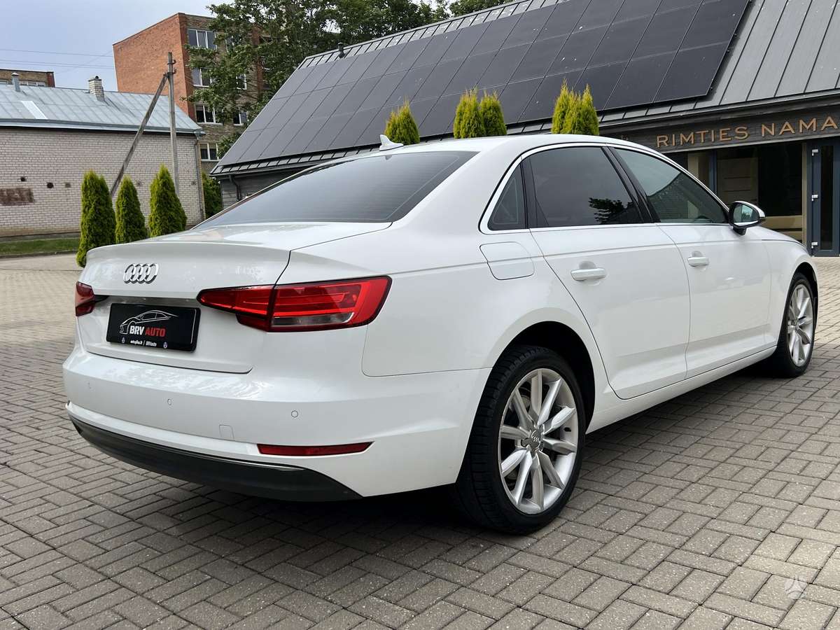Audi A4, 2.0 l., Седан