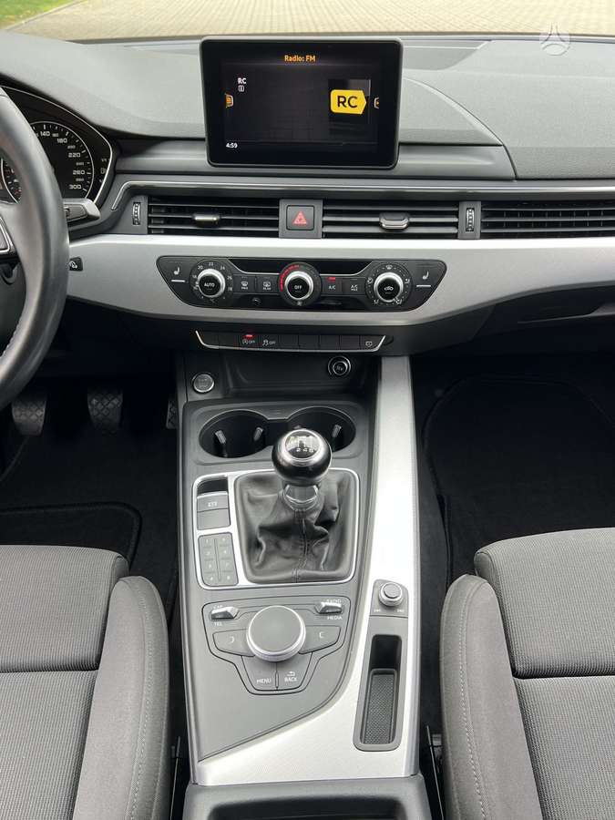 Audi A4, 2.0 l., saloon / sedan