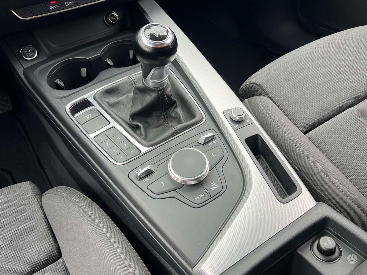 Audi A4, 2.0 l., Седан