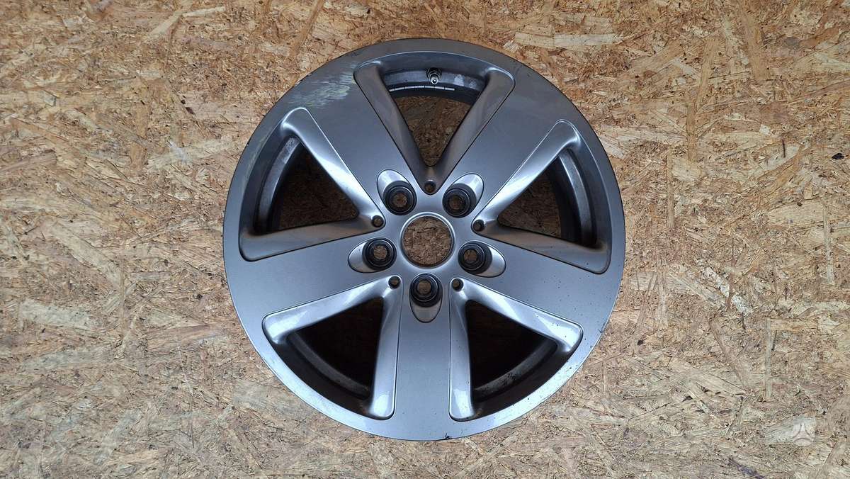 BMW 1 serija, 6897609, Cen31911