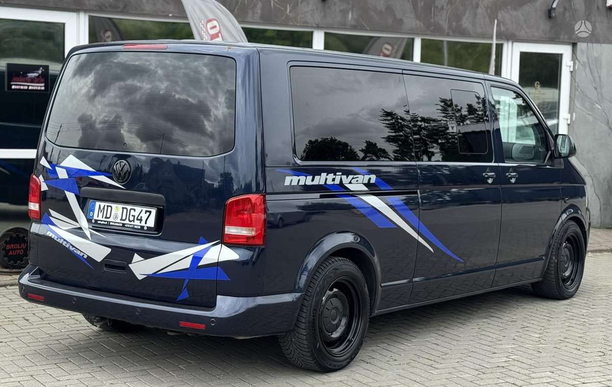 Volkswagen Multivan - 11
