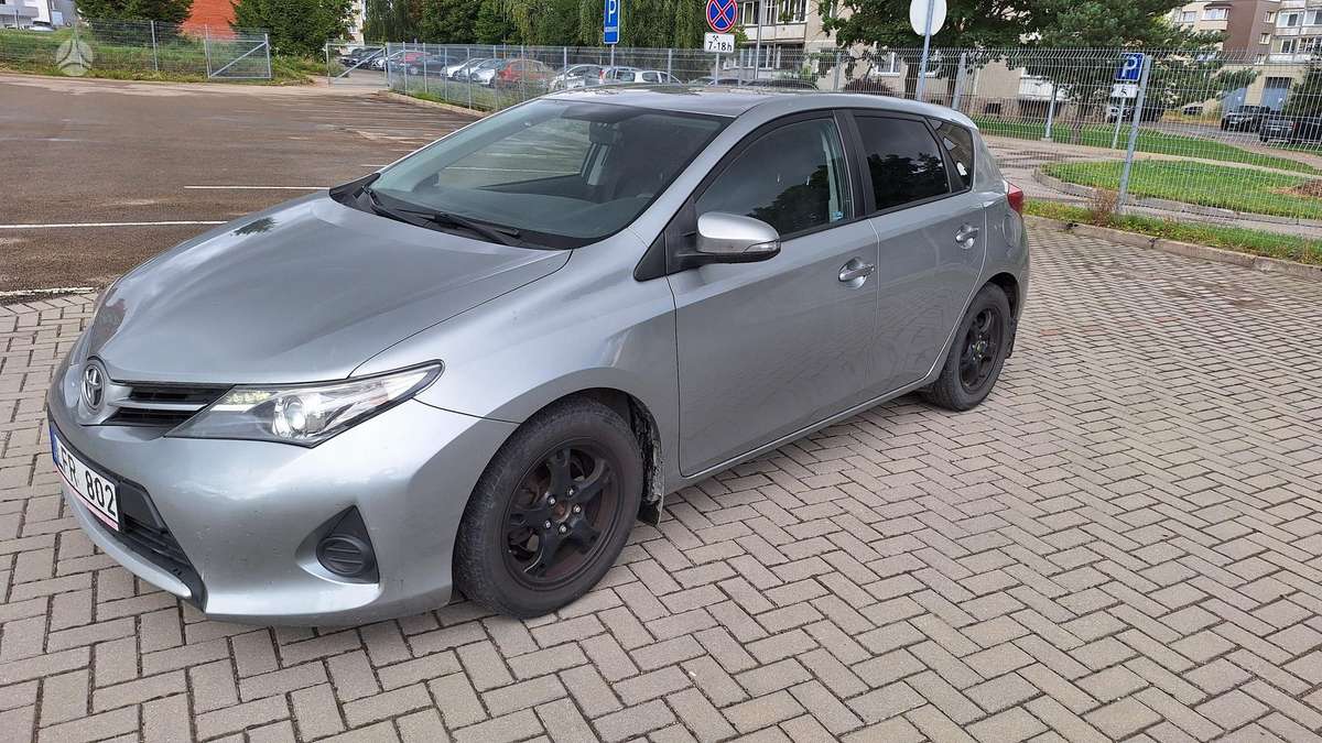 Toyota Auris - 1