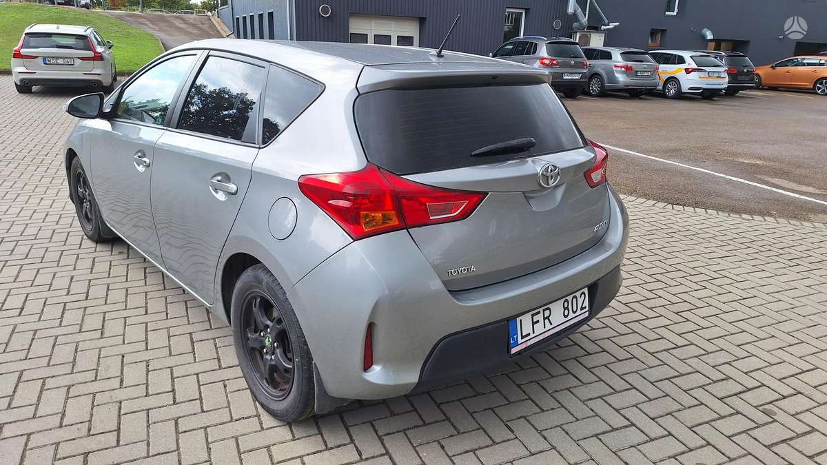 Toyota Auris - 4