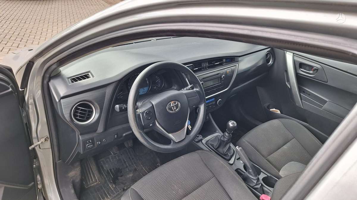 Toyota Auris - 5