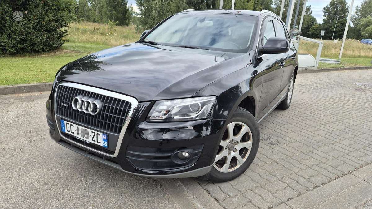 Audi Q5, 2.0 l., off-road / crossover