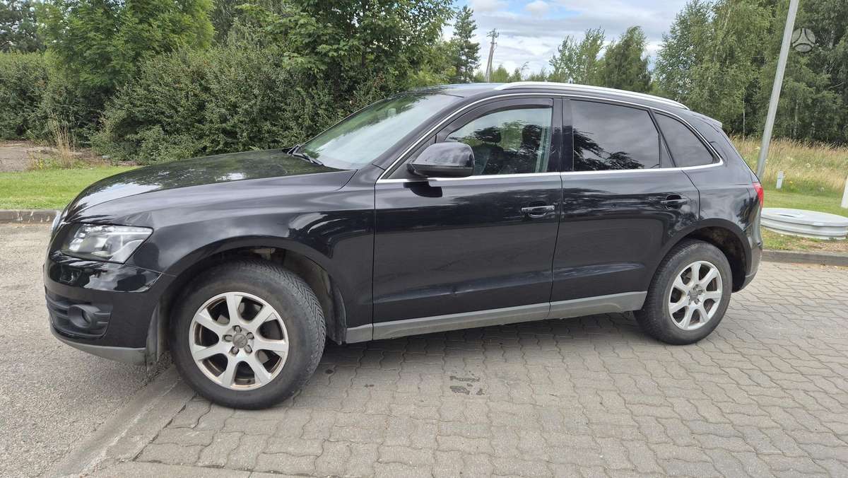 Audi Q5, 2.0 l., off-road / crossover