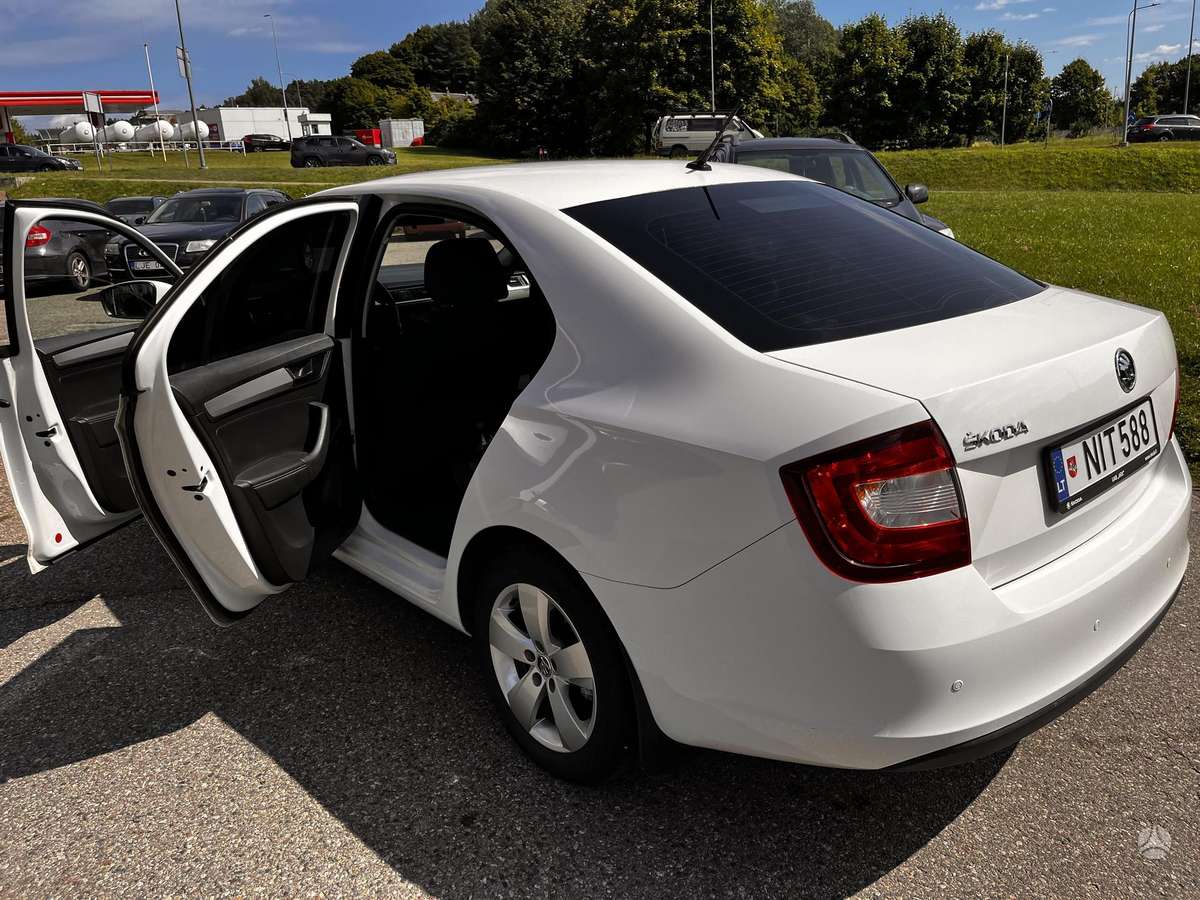 Skoda Rapid, 1.0 l., Хэтчбек
