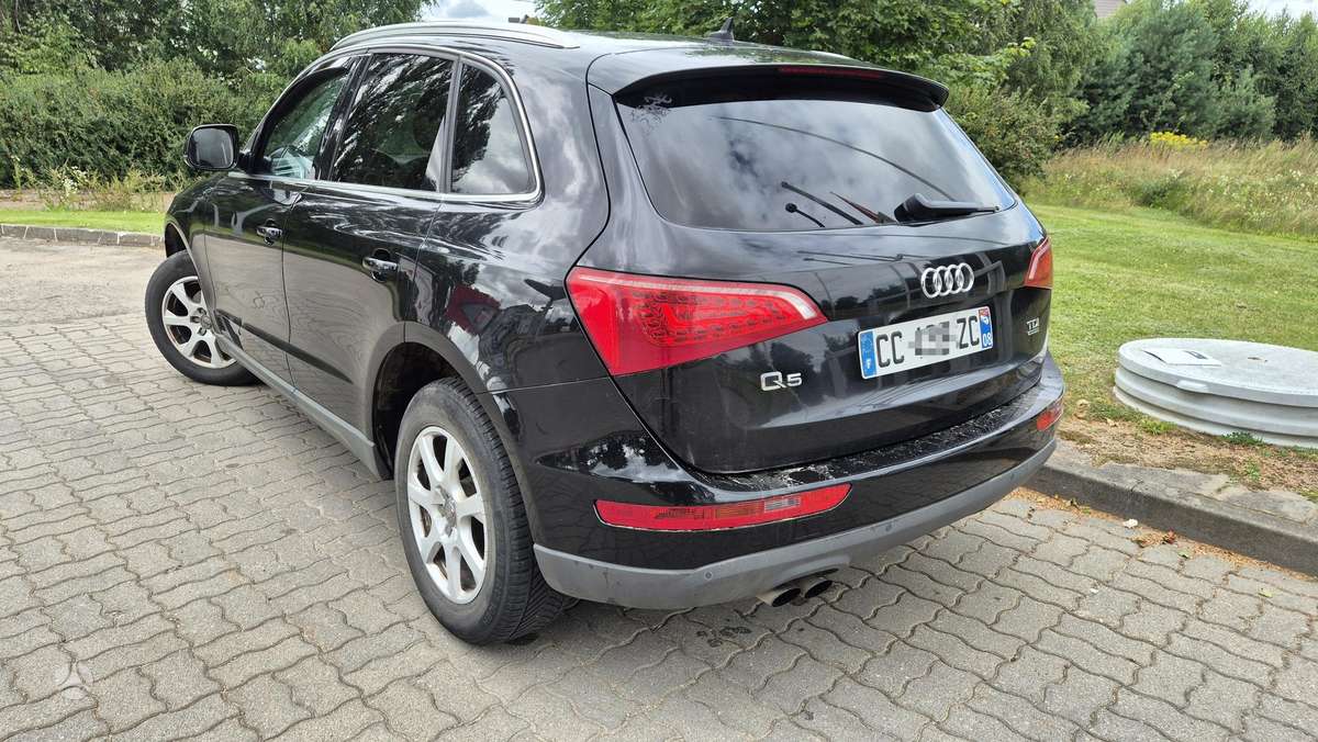 Audi Q5, 2.0 l., off-road / crossover