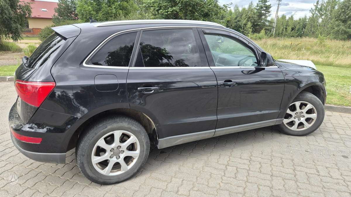 Audi Q5, 2.0 l., off-road / crossover