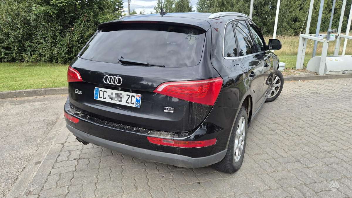 Audi Q5, 2.0 l., off-road / crossover