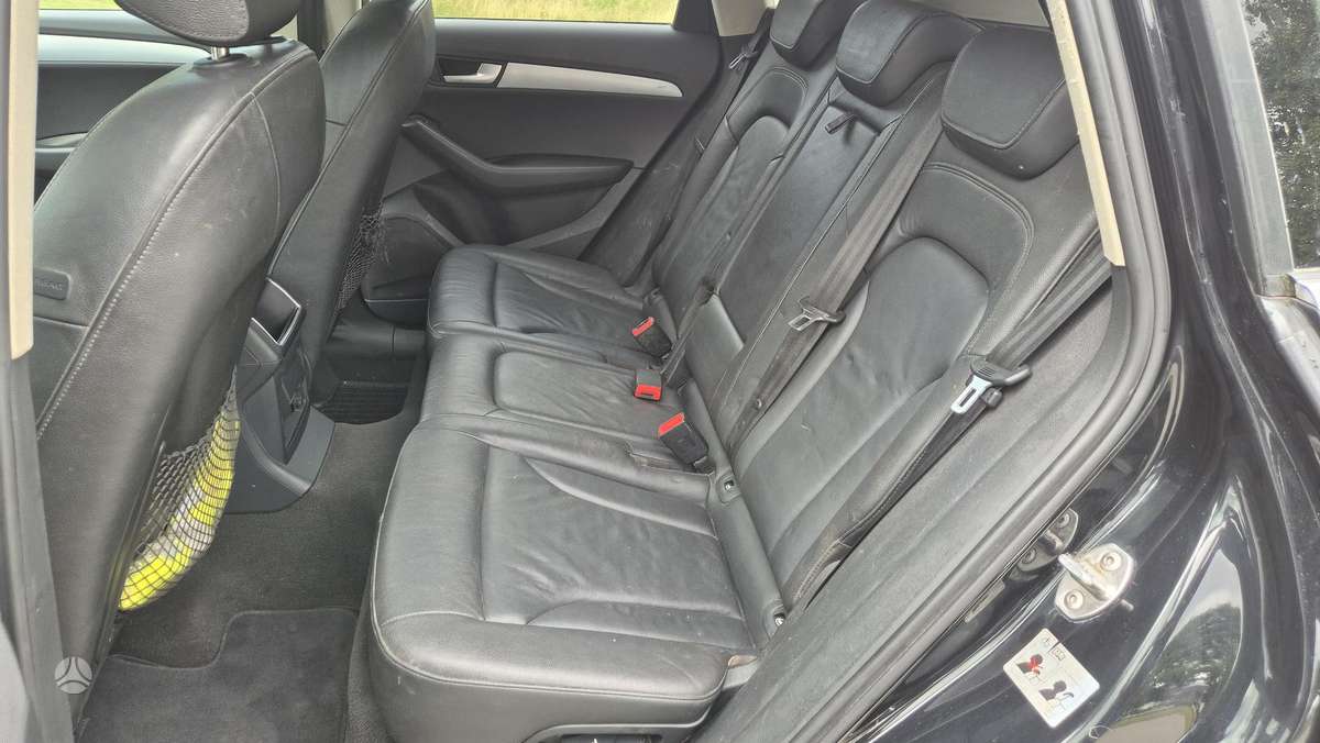 Audi Q5, 2.0 l., off-road / crossover