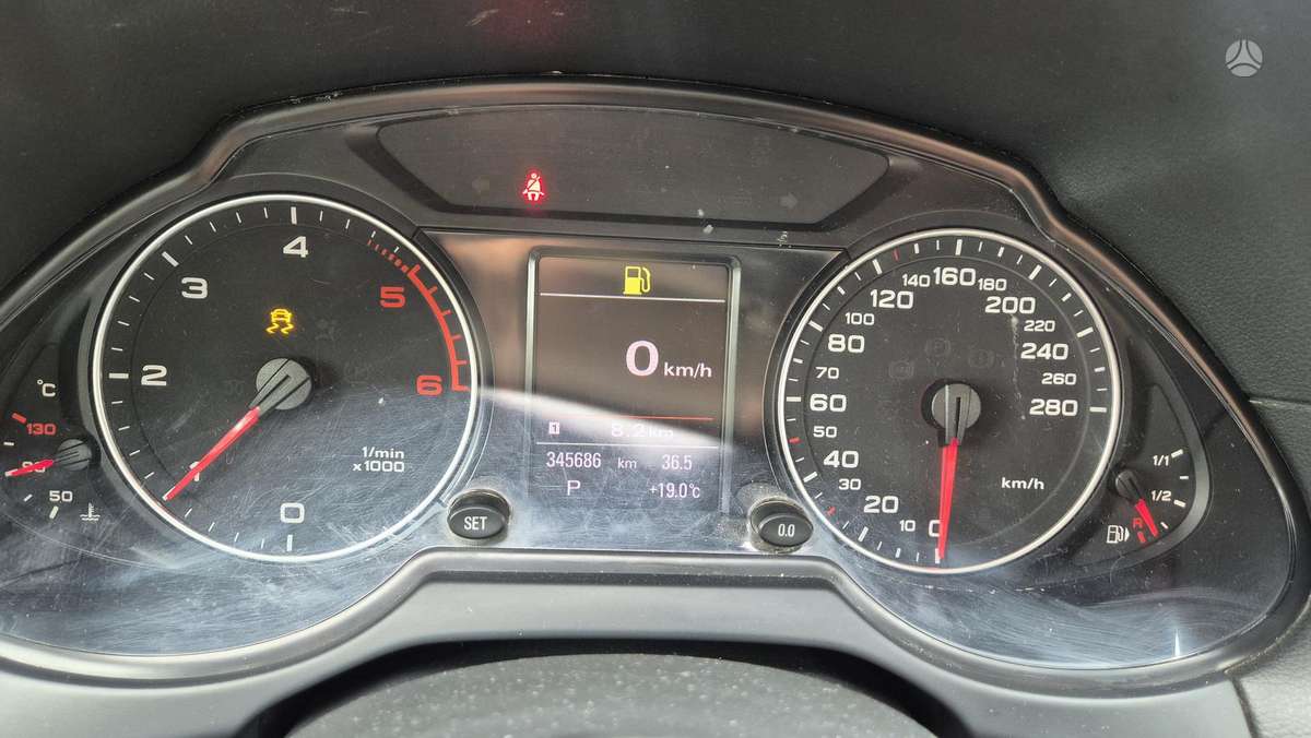 Audi Q5, 2.0 l., off-road / crossover