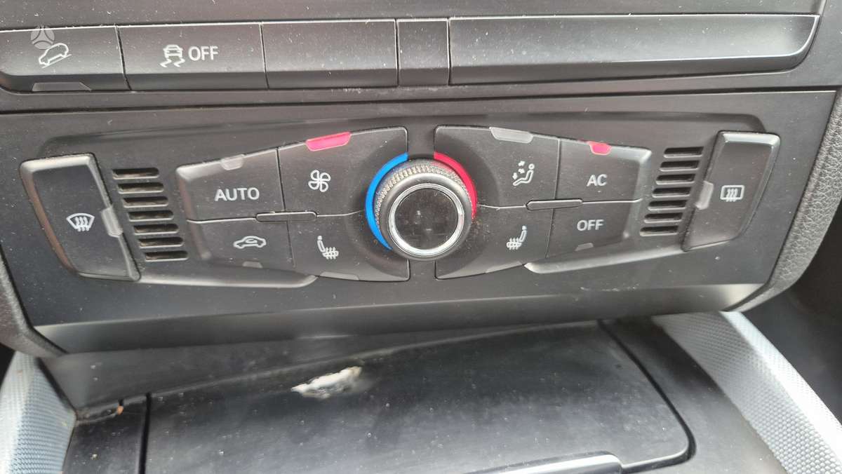 Audi Q5, 2.0 l., off-road / crossover
