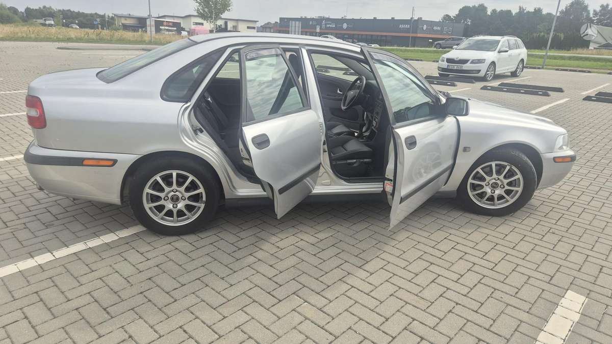 Volvo S40, 1.8 l., Седан