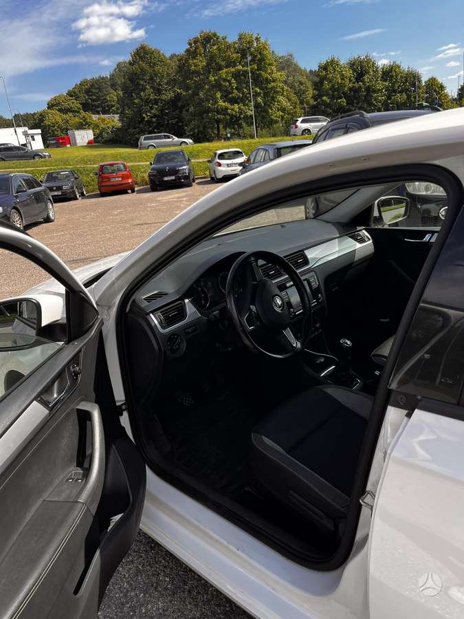 Skoda Rapid, 1.0 l., Хэтчбек