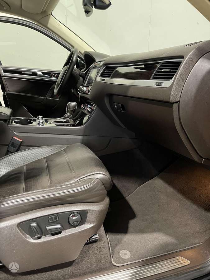Volkswagen Touareg - 3