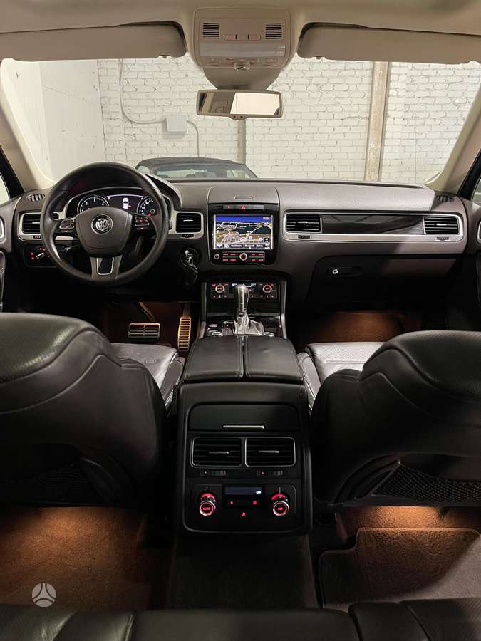 Volkswagen Touareg - 2