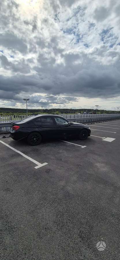 BMW 320, 2.0 l., saloon / sedan