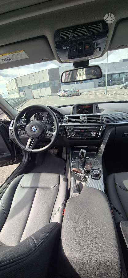 BMW 320, 2.0 l., saloon / sedan