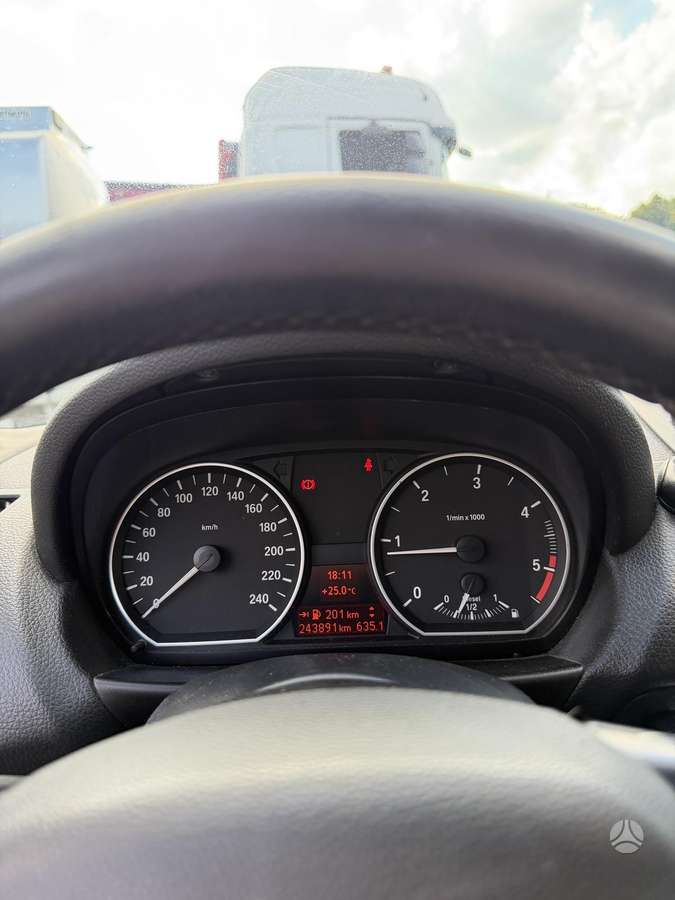 BMW 118, hatchback