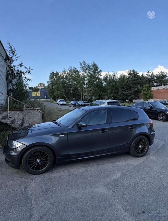 BMW 118, hatchback